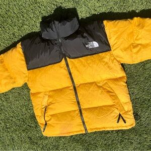 The North Face Vintage Yellow Black Down Puffer Jacket Size Medium